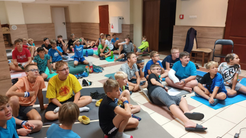 Čtyřicítka florbalistů zvládla herní kemp v Polsku